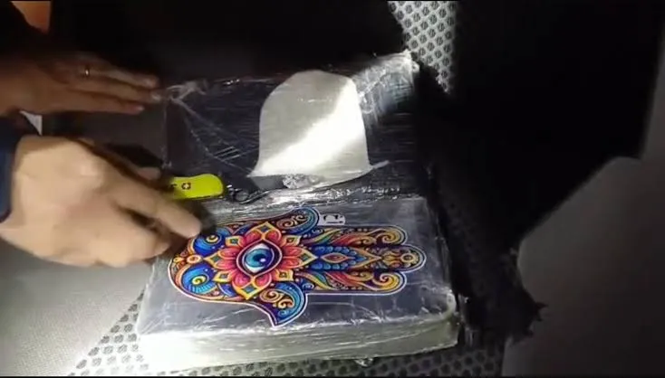 PRF apreende 2,25 kg de cocaína escondidos em carro na Dutra em Guaratinguetá