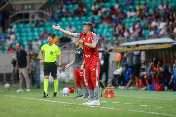 Pezzolano cobra classificação do Inter no Gre-Nal e diz que time precisa vencer com urgência no Brasileirão