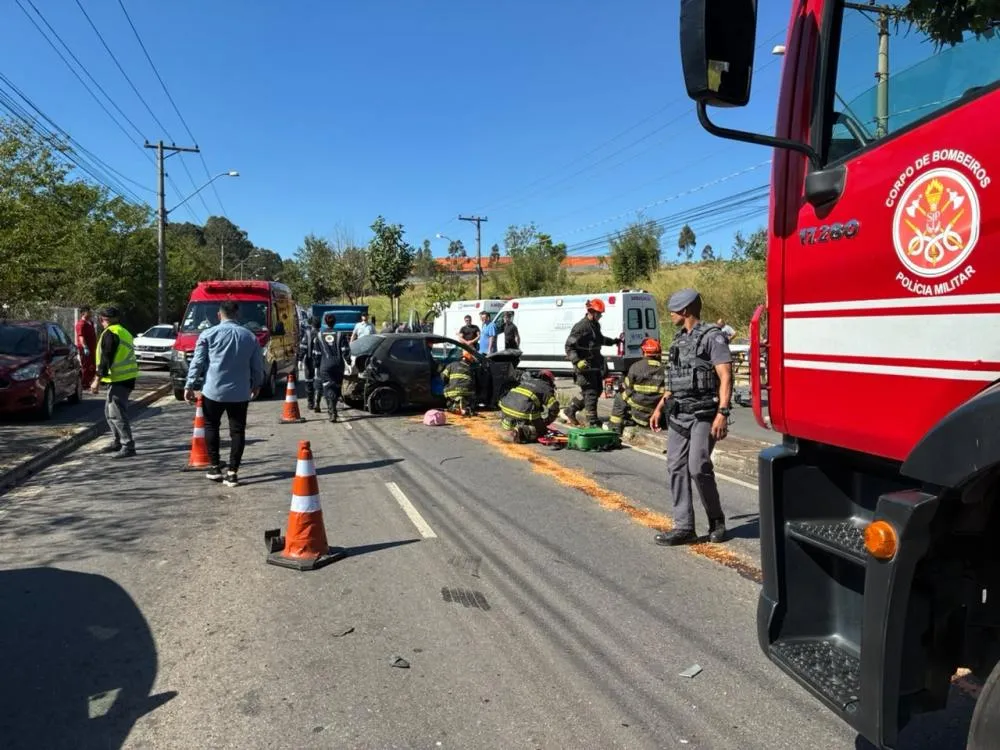 Motociclista morre após perder controle e bater contra árvore em Várzea Paulista