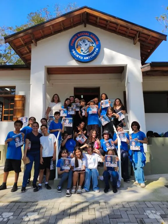 Alunos de escola estadual conhecem Projeto Antonieta e ações de proteção animal em Pindamonhangaba