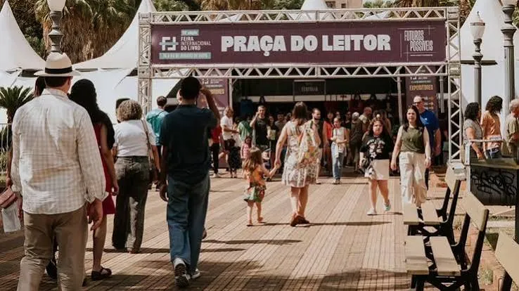 Tato, sons e Libras ampliam experiência inclusiva na Feira do Livro de Ribeirão Preto