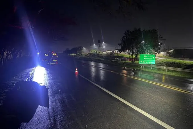 Homem morre após ser atropelado por ônibus na BR-459 em Lorena