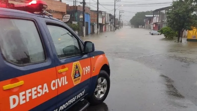 Defesa Civil de Ubatuba prepara cooperativa para situações de emergência no período de chuvas