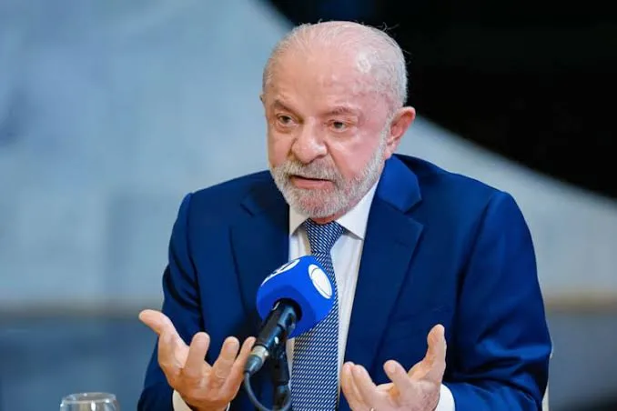 Em meio à crise no STF, Lula diz que quem cometer irregularidade deve ser julgado