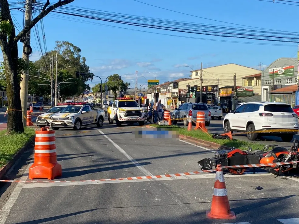 Sequência de acidentes preocupa motoristas em curva de estrada de São José dos Campos