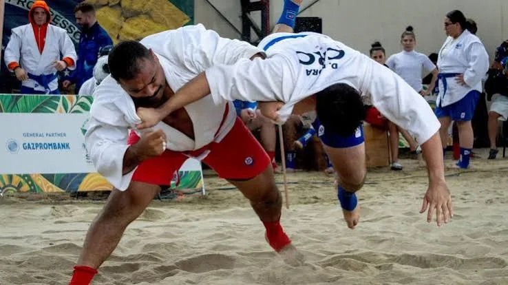 Mundial de Sambo de Praia projeta Caraguatatuba no cenário internacional e Brasil conquista quatro medalhas