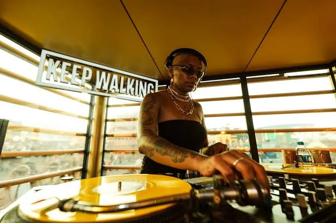 Cena de Mulher” reúne música e dança com Groove Delas em São José dos Campos