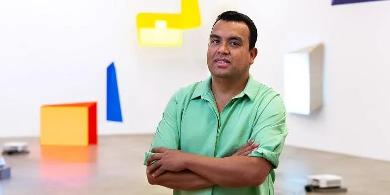 Artista plástico Rodrigo Cass é velado e sepultado neste sábado em São Paulo