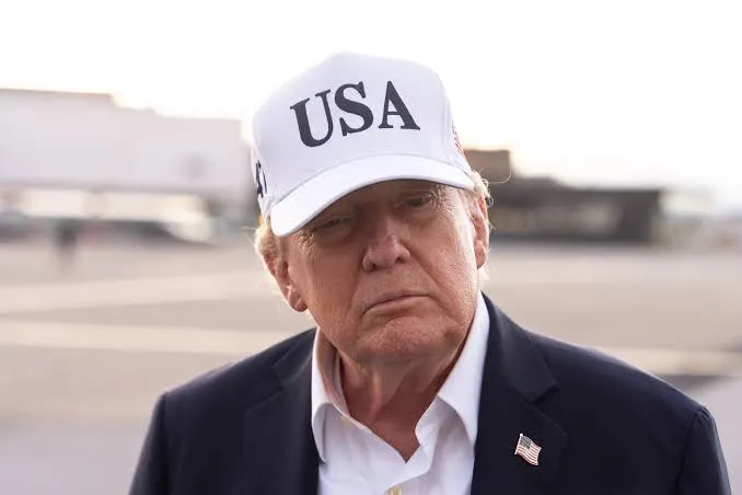 Trump defende mudanças na vacinação infantil e volta a relacionar imunizantes ao autismo sem evidências