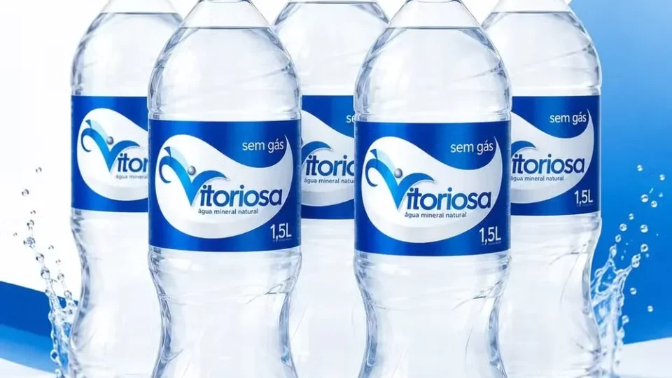 Anvisa libera lote de água mineral Vitoriosa após novo exame apresentar resultado satisfatório