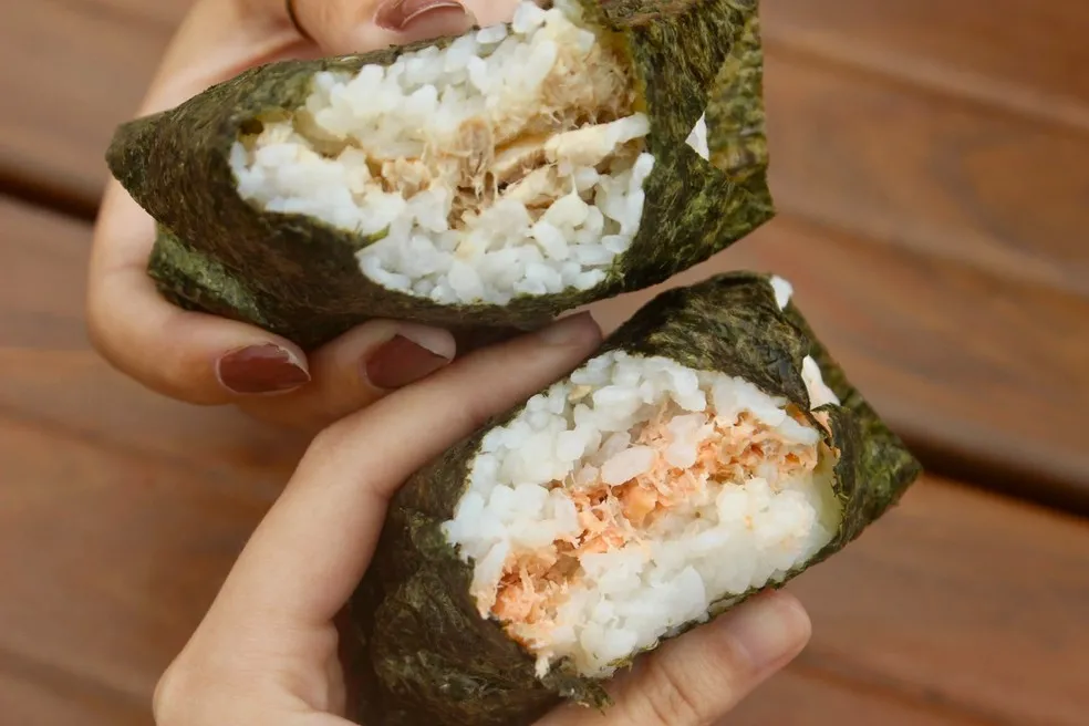 Onigiri ganha espaço no interior de São Paulo e vira oportunidade de negócio para cozinheiros