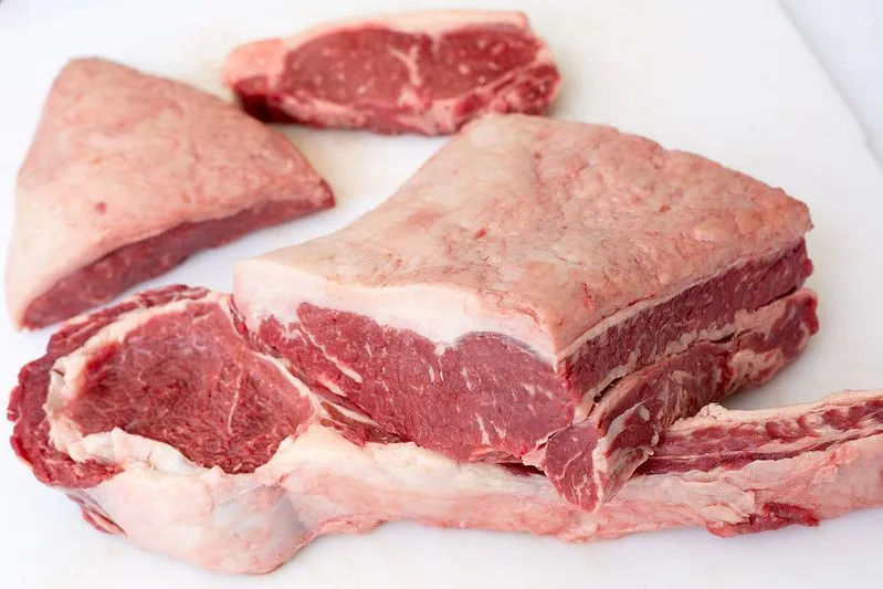 Lula diz que Uruguai autorizou Brasil a usar excedente de cota de carne bovina para a China