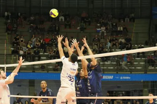 São José recebe Vôlei Renata após vitória sobre o Suzano