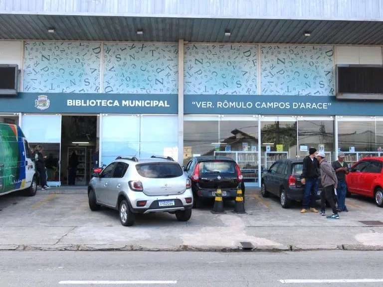 Biblioteca de Pindamonhangaba recebe lançamento do livro “Eu Me Recuso”