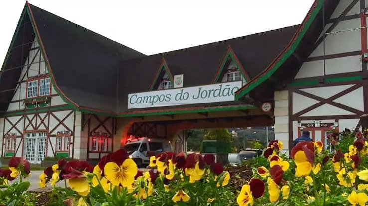 Campos do Jordão leva serviços públicos e atividades gratuitas à Vila Santo Antônio