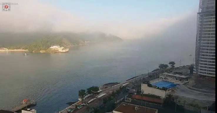 Nevoeiro interrompe movimentação de navios no Porto de Santos