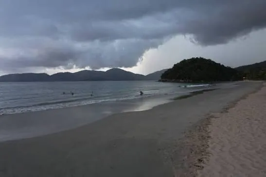 Ubatuba terá semana de calor intenso e possibilidade de chuva nos próximos dias