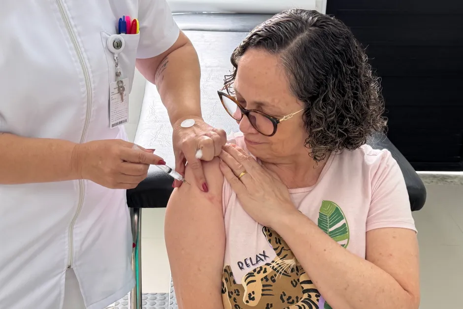 São José começa a vacinar idosos com 85 anos ou mais contra doenças pneumocócicas