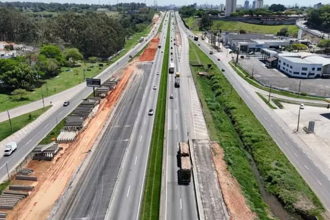Obras interditam faixa da Via Dutra em São José dos Campos; veja mudanças no trânsito
