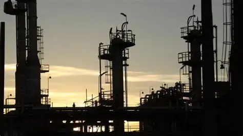 Moradores relatam portas e janelas tremendo perto de refinaria da Petrobras em São José dos Campos