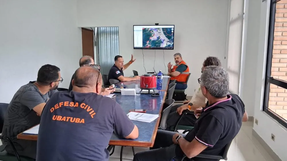 Defesa Civil reforça prevenção e monitora áreas de risco no Perequê-Mirim, em Ubatuba