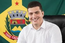 Prefeito de Caçapava acusa atuação da própria tia de prejudicar defesa em processo de cassação