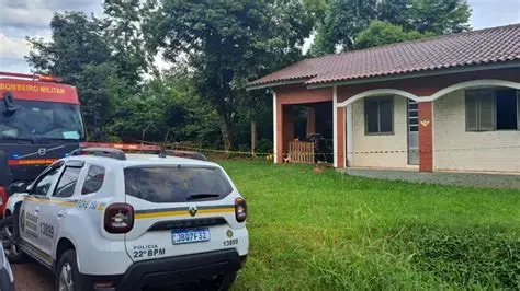 Homem e mulher são encontrados dentro de residência sem autorização em Pindamonhangaba