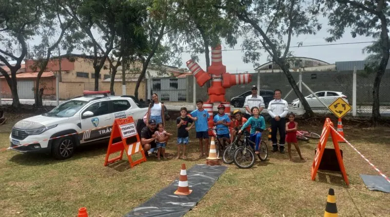Guaratinguetá leva educação para o trânsito a 150 estudantes de escola em Potim