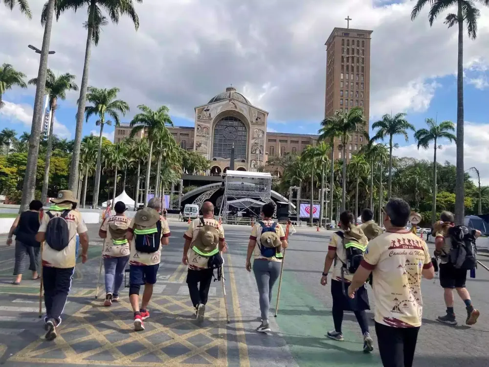 Jornada dos Peregrinos percorre 350 quilômetros em 14 dias e chega a Aparecida no Dia da Padroeira