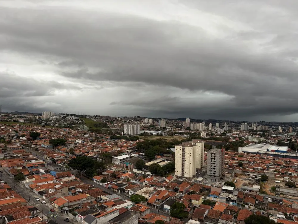 Defesa Civil alerta para chuvas fortes em Jacareí e no Vale do Paraíba até quinta-feira (15)