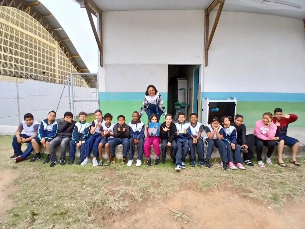 Alunos da Escola Lauro Vicente se destacam em seleção de festival literário em Pindamonhangaba