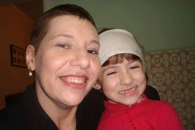 Professora supera câncer de mama e transforma experiência em acolhimento para outras pacientes