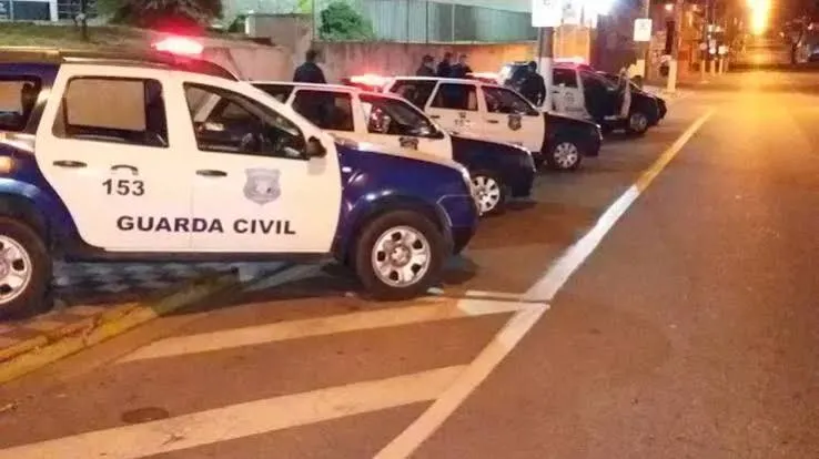 Operação em área de mata apreende mais de 10 quilos de drogas e termina com dois presos em Jacareí