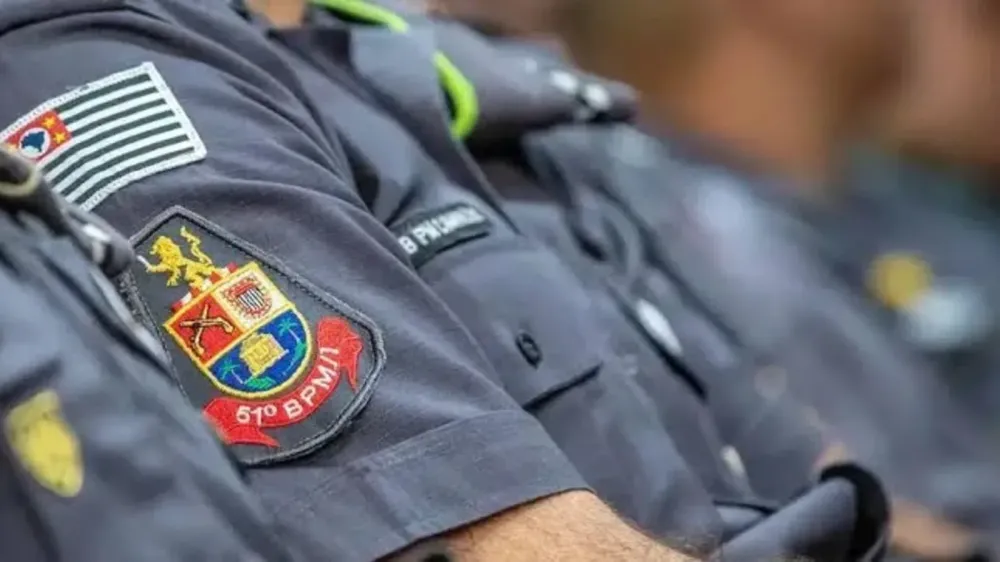 Suspeito de roubar loja de conveniência é preso após perseguição policial em São José dos Campos