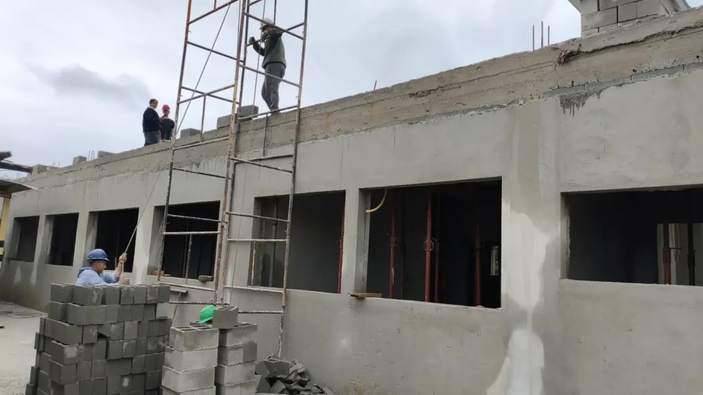 Obra de novo laboratório municipal avança em Pindamonhangaba e deverá atender até 8 mil pacientes por mês
