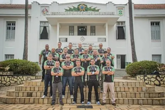 Alunos da Escola de Sargentos das Armas conhecem patrimônio histórico e cultural de Pindamonhangaba durante city tour