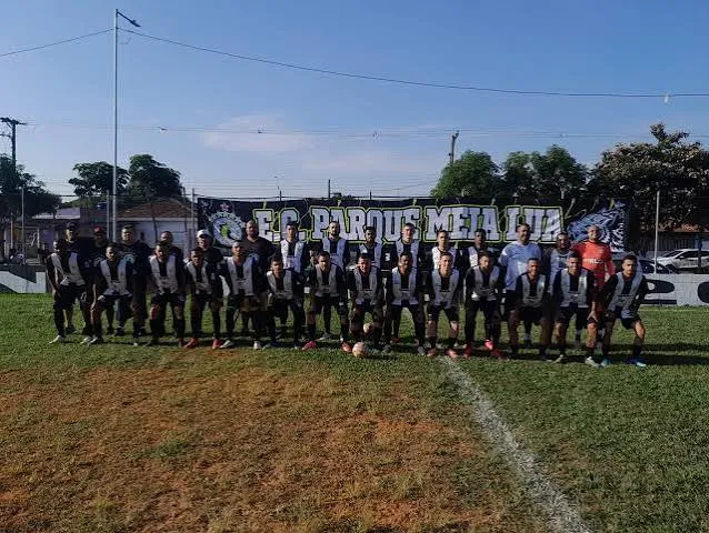 Futebol movimenta Jacareí neste fim de semana com semifinal Sub-20 e jogos do Jacarezão