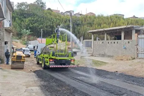 Prefeitura de São José dos Campos aplica fresa de asfalto em 1.500 metros quadrados da Estrada do Bambuzal