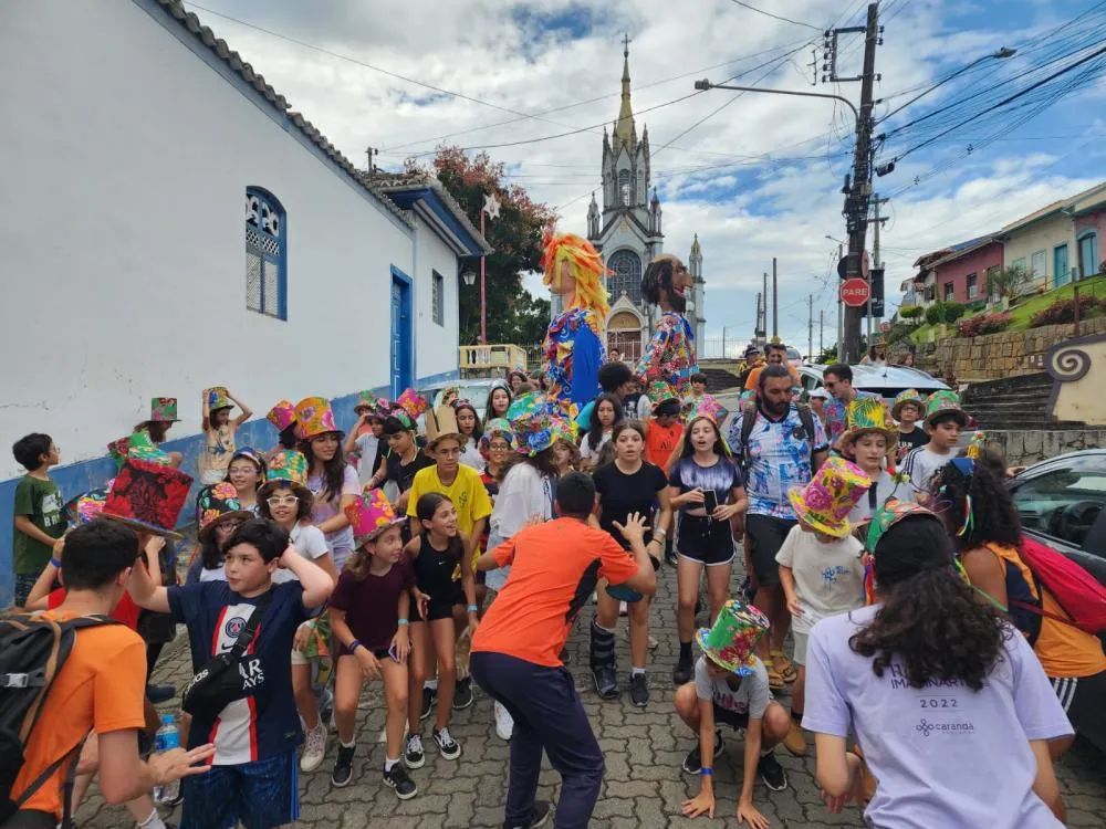 São Luiz do Paraitinga aprova lei que autoriza uniforme escolar com identificação inclusiva para alunos autistas
