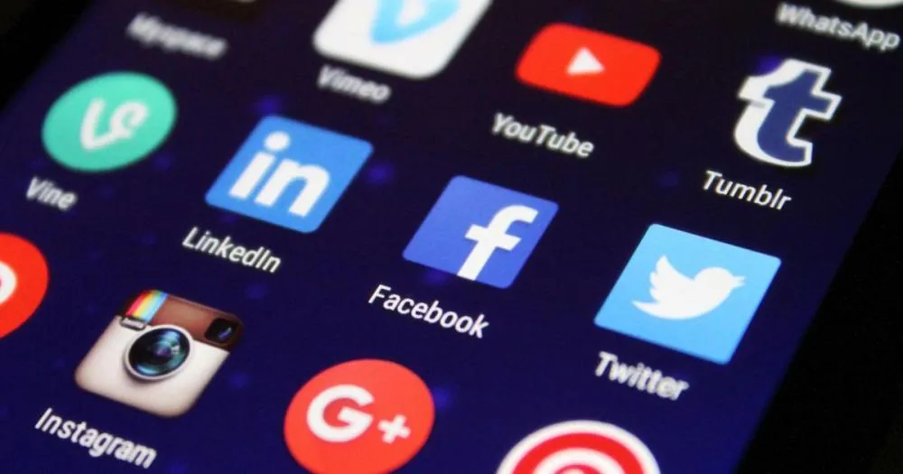Grécia aprova proibição de redes sociais para menores de 15 anos a partir de 2027