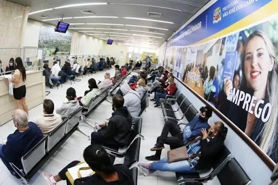 São José dos Campos inicia semana com 661 vagas de emprego no PAT; telemarketing concentra 200 oportunidades