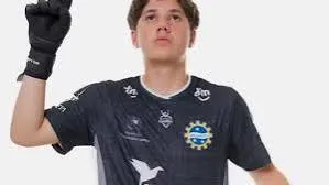 Goleiro de 14 anos do São José está em estado grave na UTI após acidente; família e torcedores se mobilizam pela recuperação