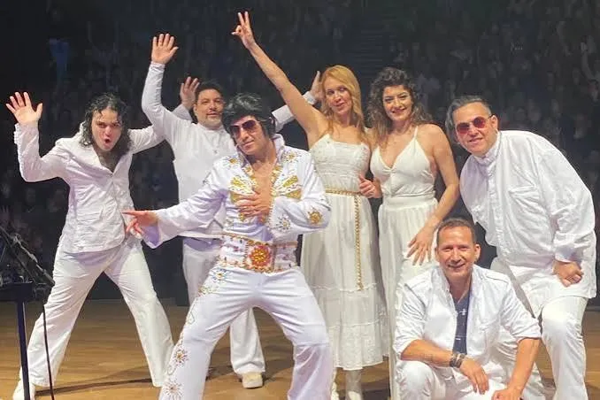 Caraguatatuba recebe espetáculo internacional em homenagem ao ABBA e Elvis Presley nesta sexta-feira no Teatro Mario Covas