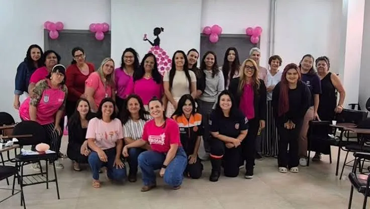 Pindamonhangaba reúne servidoras em encontro sobre saúde da mulher, autocuidado e prevenção durante o Outubro Rosa