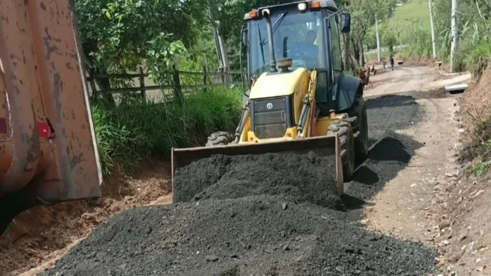 Taubaté conclui obra de drenagem com 500 metros de tubulação e 22 caixas de passagem na Estrada do Barreiro