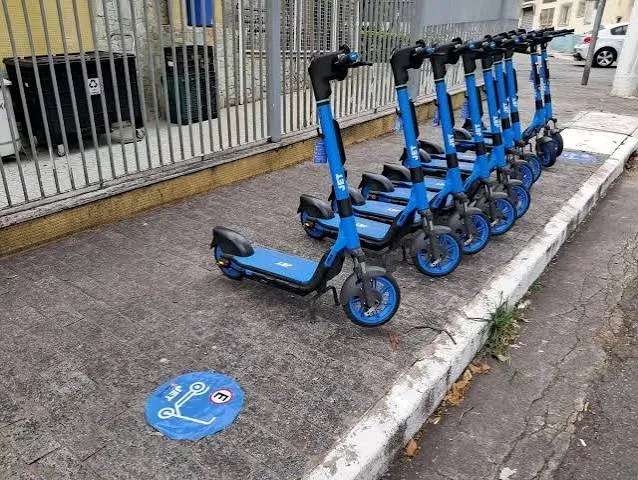 Câmara de Taubaté mantém veto a multas municipais para patinetes e veículos autopropelidos; penalidades do CTB continuam valendo