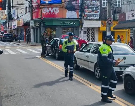 Guarda Civil Metropolitana de Pindamonhangaba capacita militares do Exército sobre prevenção de acidentes com motocicletas