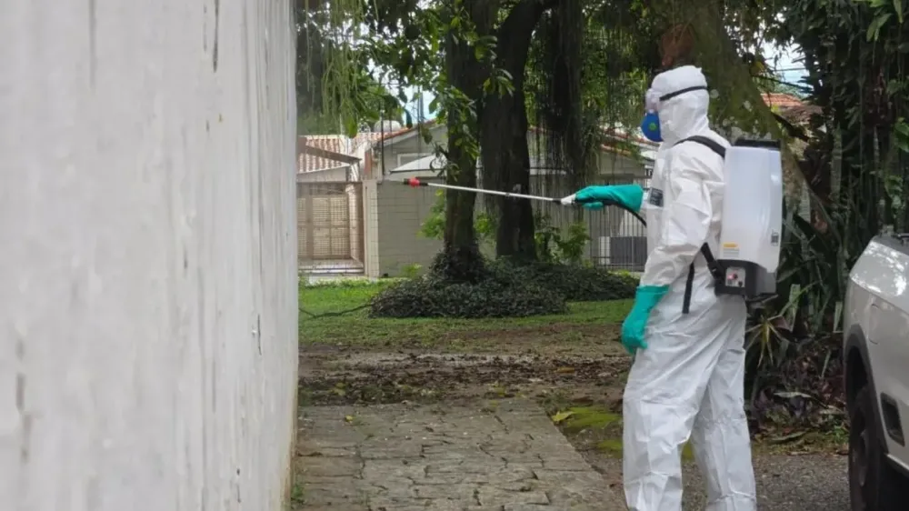 Taubaté adota nova técnica de combate à dengue com inseticida de efeito prolongado em locais estratégicos