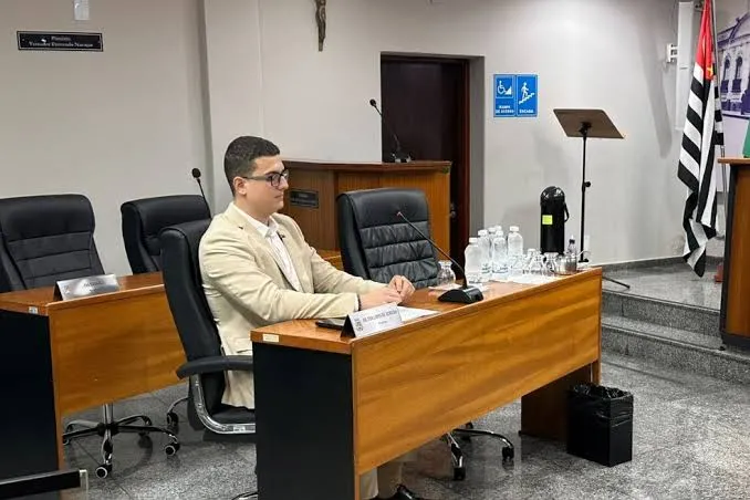 Comissão que investiga prefeito Yan Lopes entra na reta final em Caçapava e prepara relatório sobre possível cassação