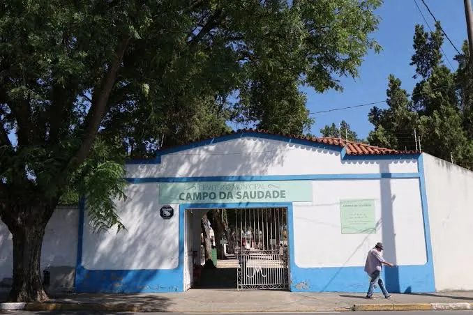 Cemitérios de Jacareí funcionarão das 6h às 18h no Dia de Finados; confira horários das missas e mudanças no trânsito